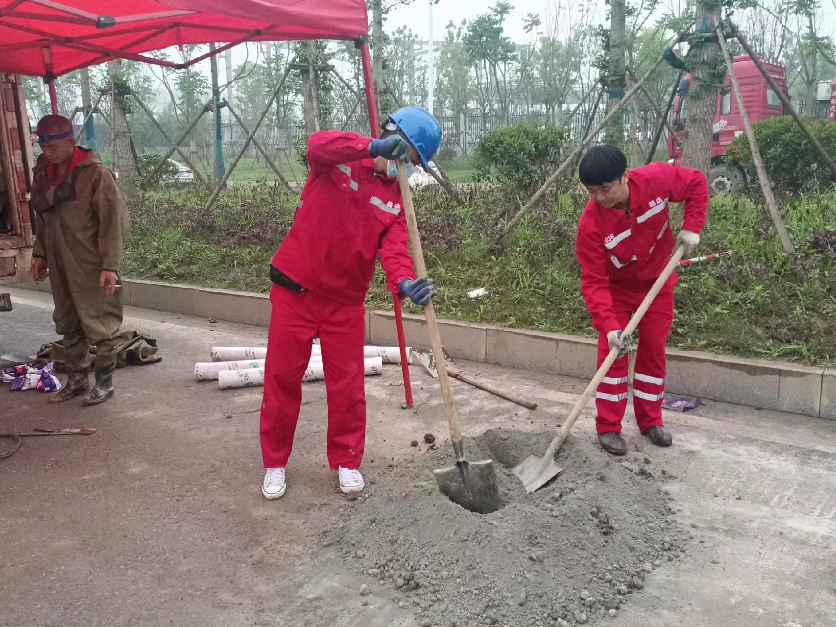 凤城管道疏通哪家好】及时进行市政管道清淤